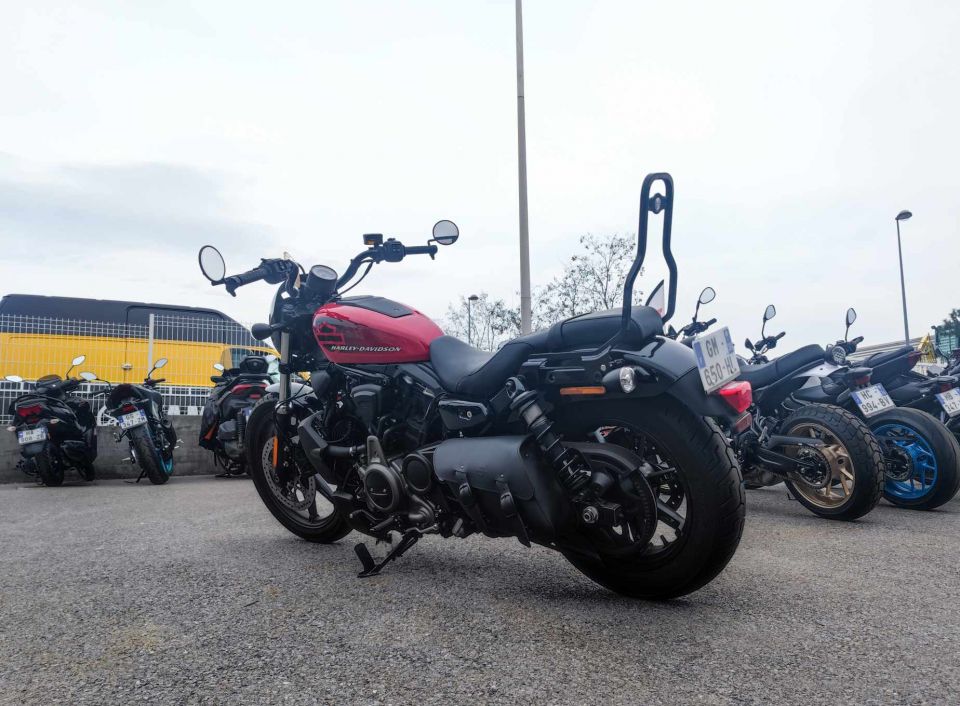 HARLEY-DAVIDSON SPORTSTER NIGHTSTER 975 8