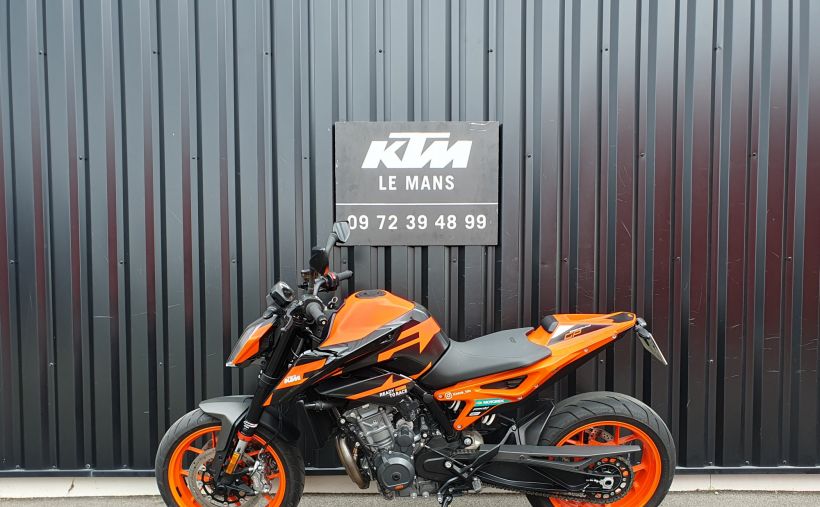 KTM 890 DUKE GP 3