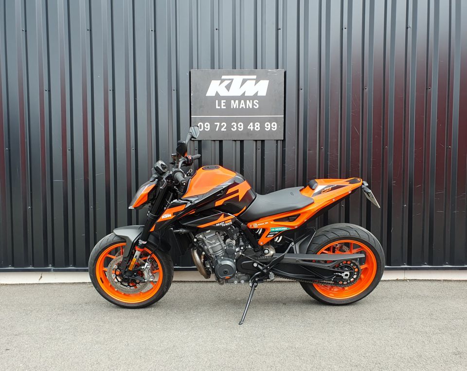 KTM 890 DUKE GP 15