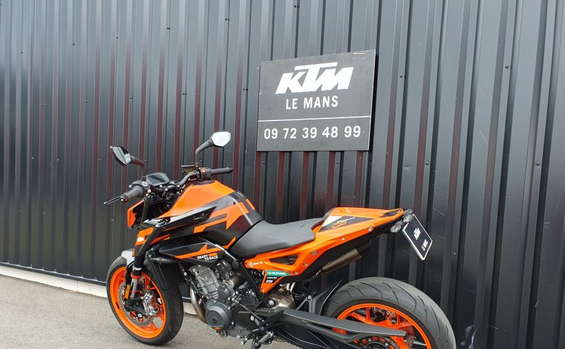 KTM 890 DUKE GP 4