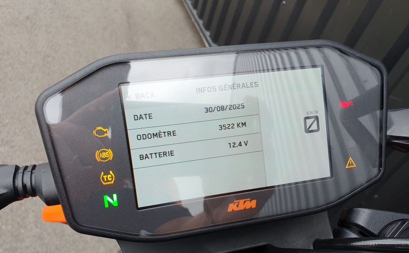 KTM 890 DUKE GP 6