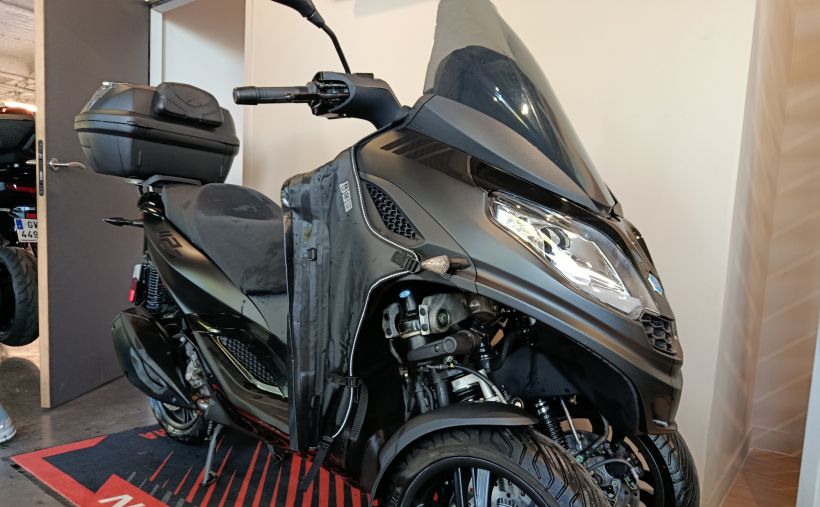 PIAGGIO MP3 300 HPE ABS ASR 1