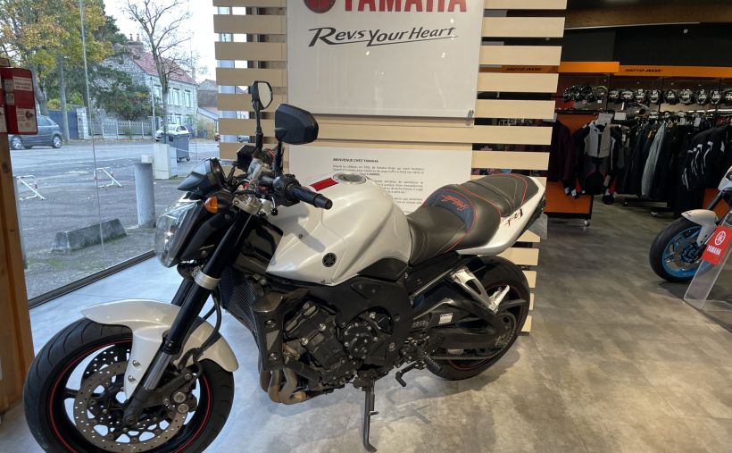 YAMAHA FZ1 2