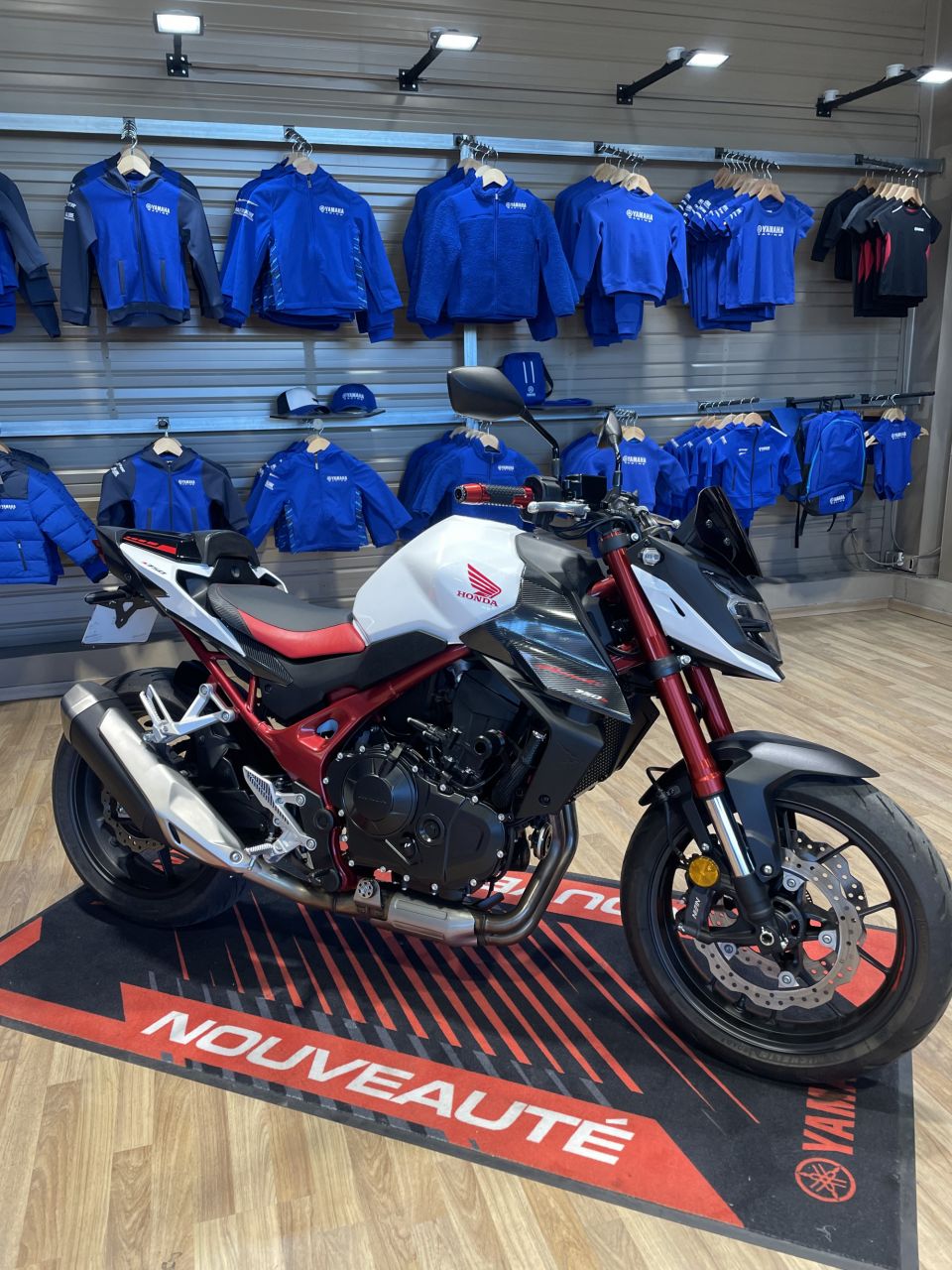 HONDA CB 750 HORNET 1