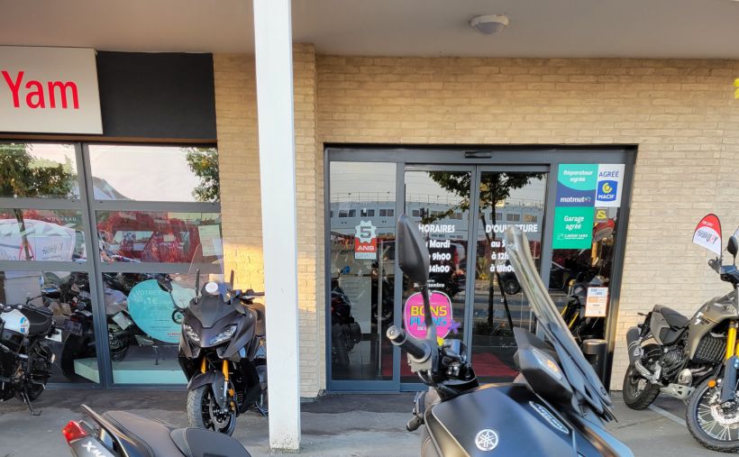 YAMAHA XMAX 125 TECH MAX 1