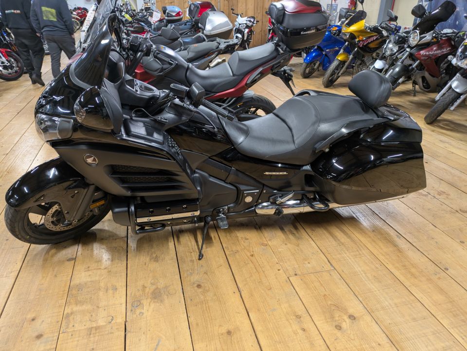 HONDA GOLDWING 1800 BAGGER 40