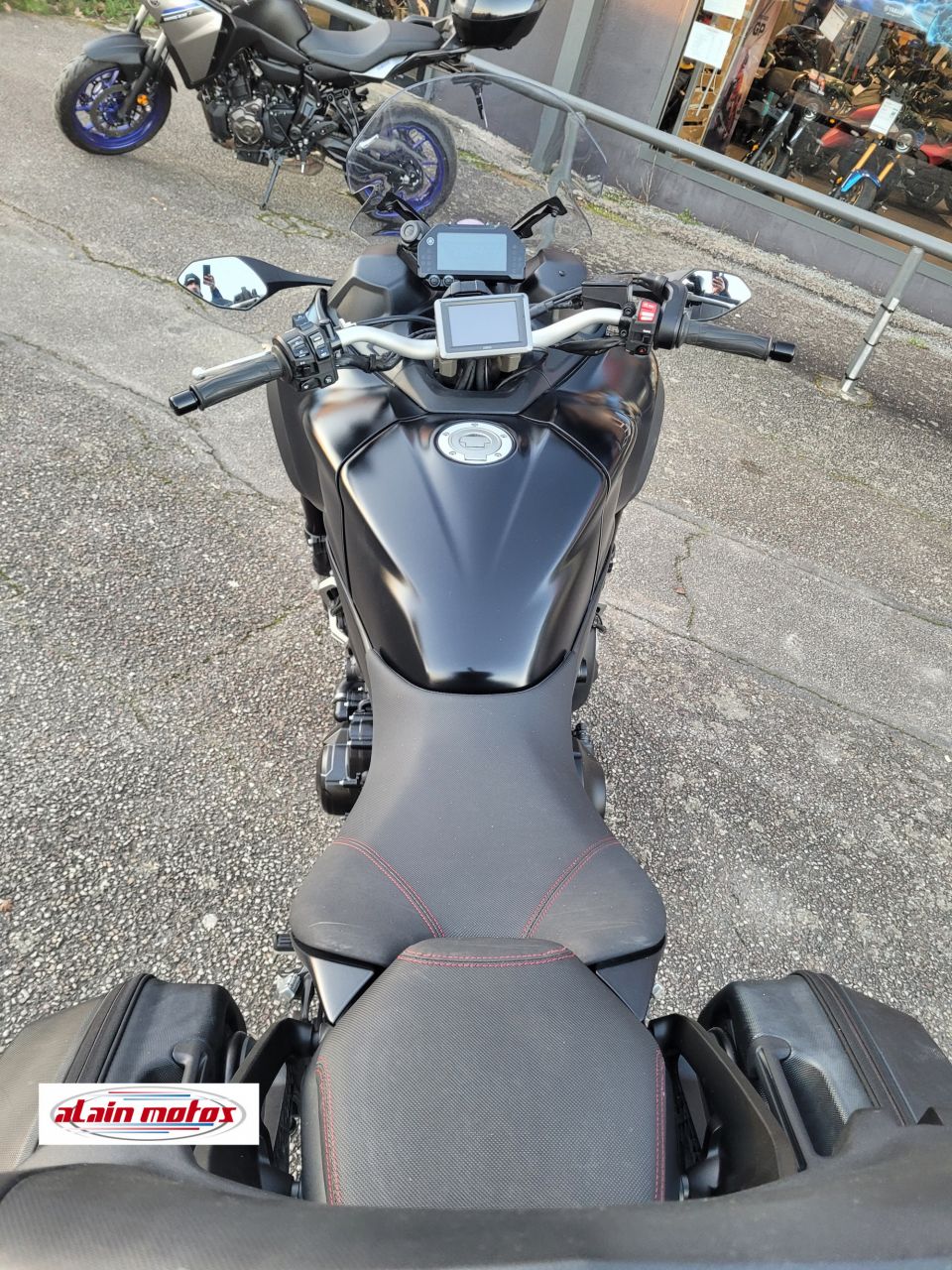 YAMAHA NIKEN 850 GT 12