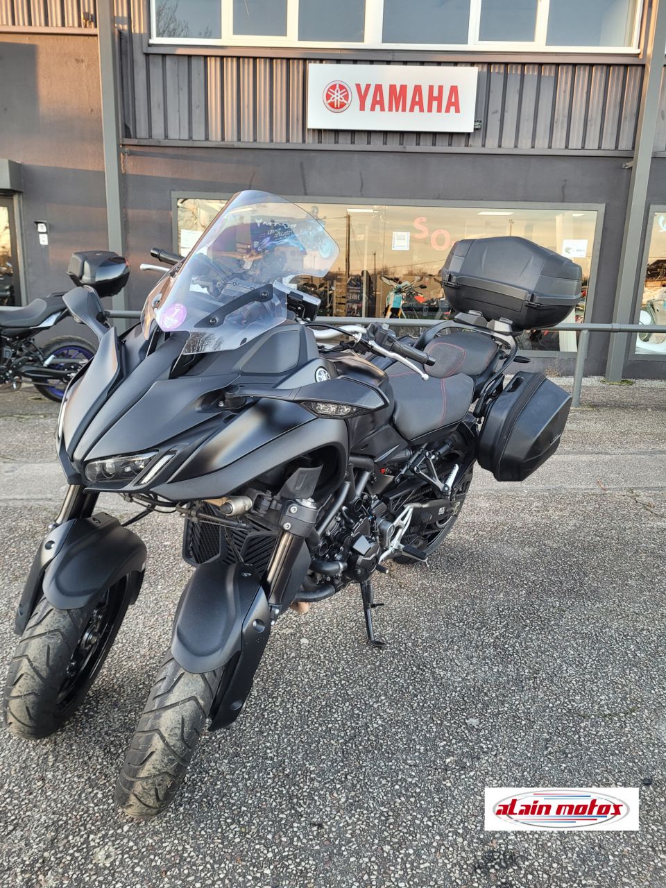 YAMAHA NIKEN 850 GT 3