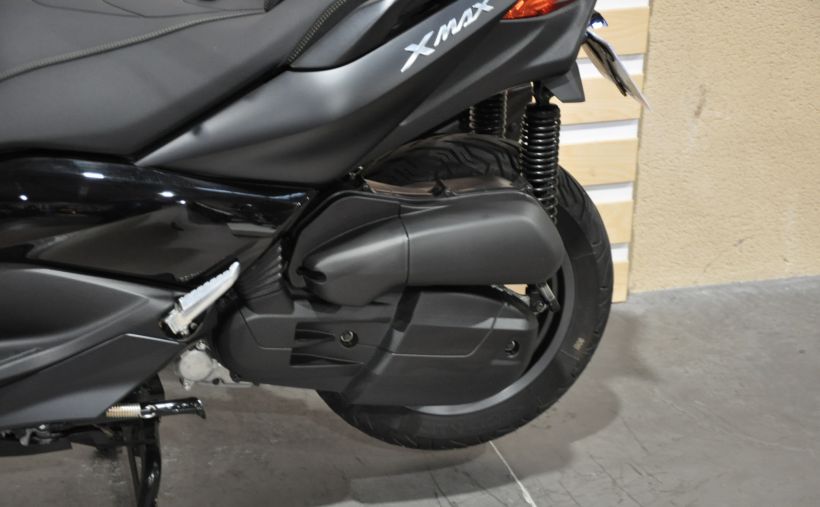 YAMAHA X-MAX 125 IRON MAX 8