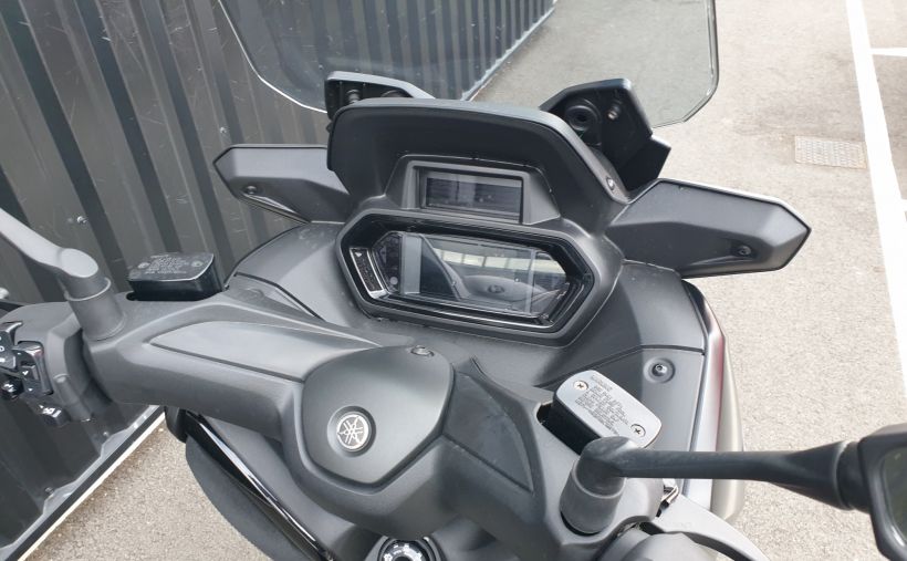 YAMAHA XMAX 125 TECH MAX 10