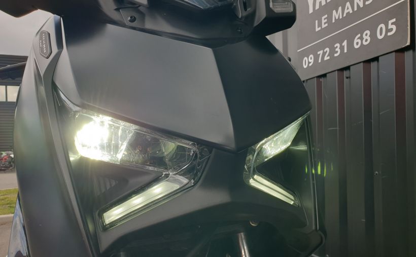 YAMAHA XMAX 125 TECH MAX 15