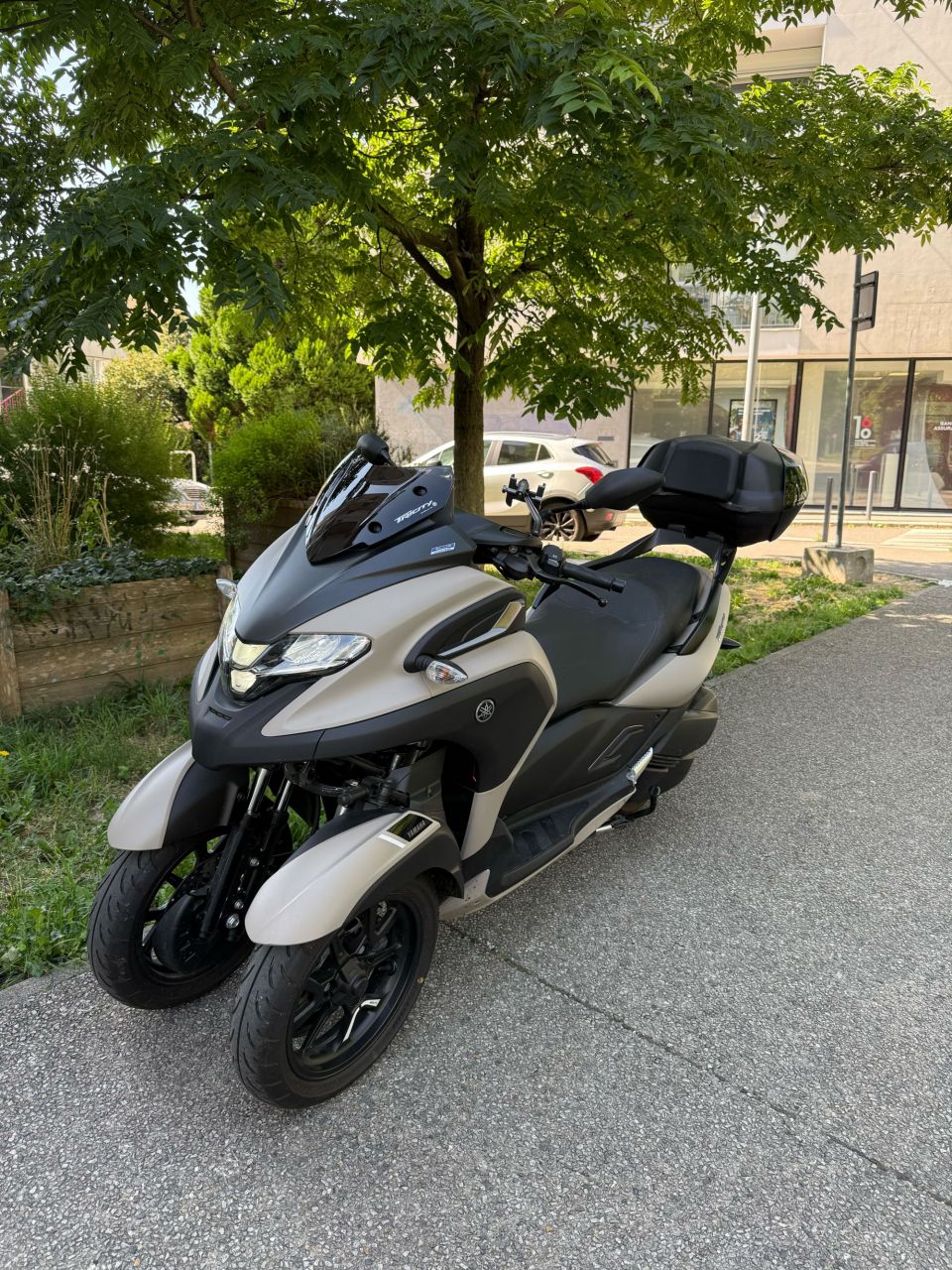 YAMAHA TRICITY 300 5