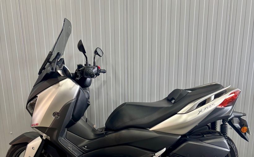 YAMAHA XMAX 300 3