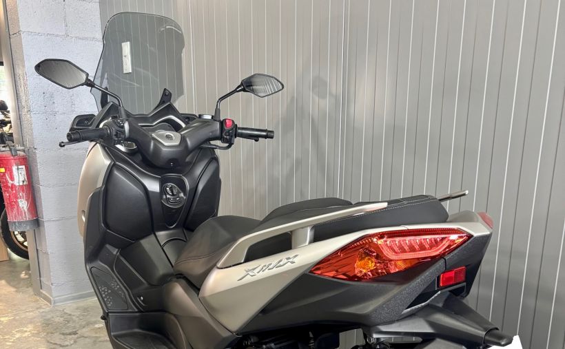 YAMAHA XMAX 300 5