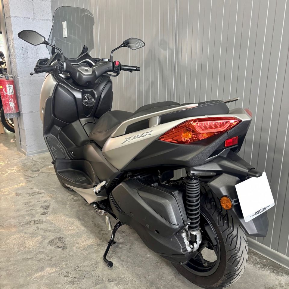 YAMAHA XMAX 300 15