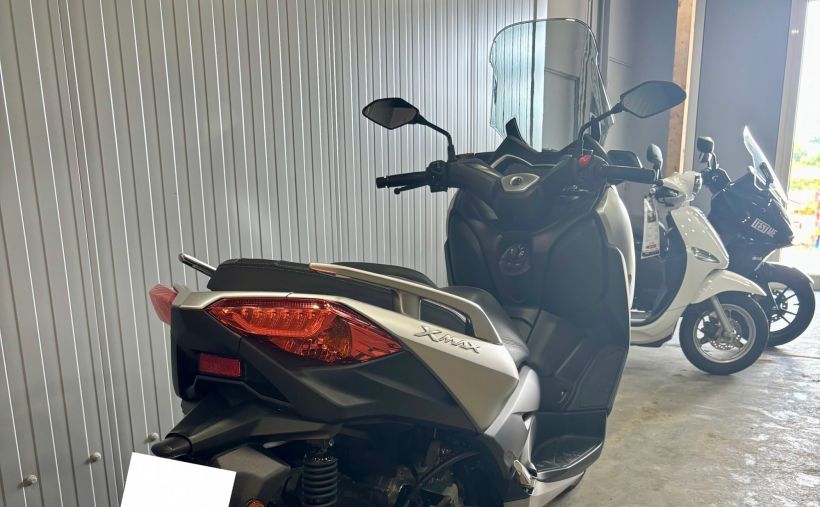 YAMAHA XMAX 300 2