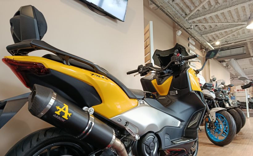YAMAHA XP T-MAX 560 2