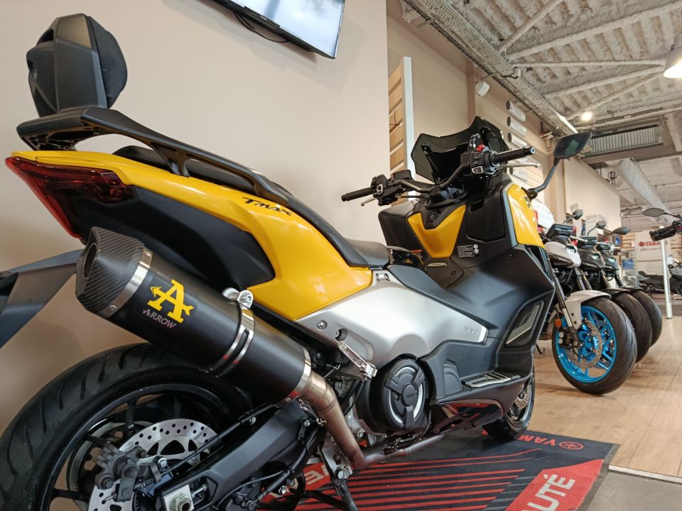 YAMAHA XP T-MAX 560 2