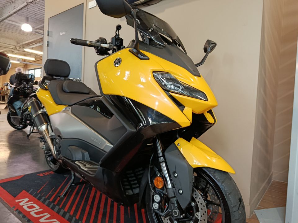 YAMAHA XP T-MAX 560 1