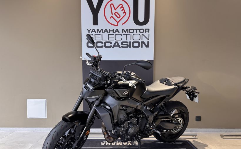 YAMAHA MT-09 0