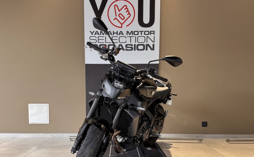 YAMAHA MT-09 2