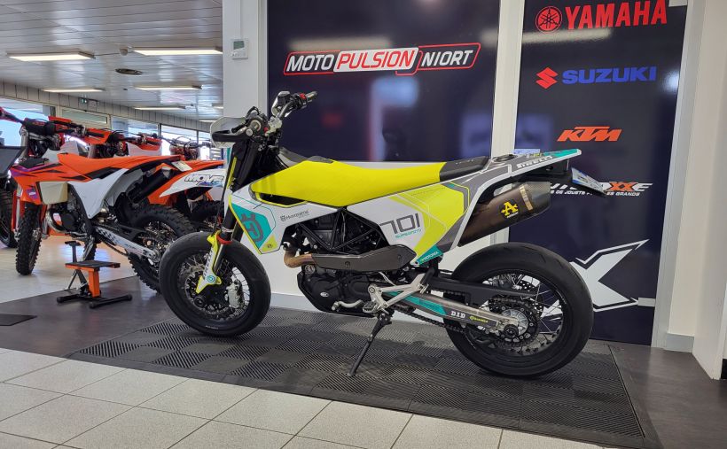 HUSQVARNA 701 SUPERMOTO 2