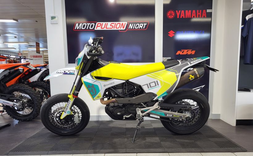 HUSQVARNA 701 SUPERMOTO 1