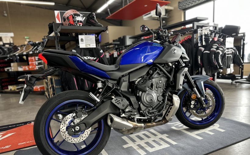 YAMAHA MT-07 Y-AMT 4