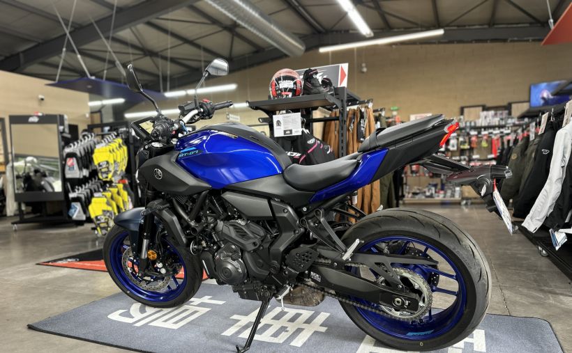 YAMAHA MT-07 Y-AMT 12