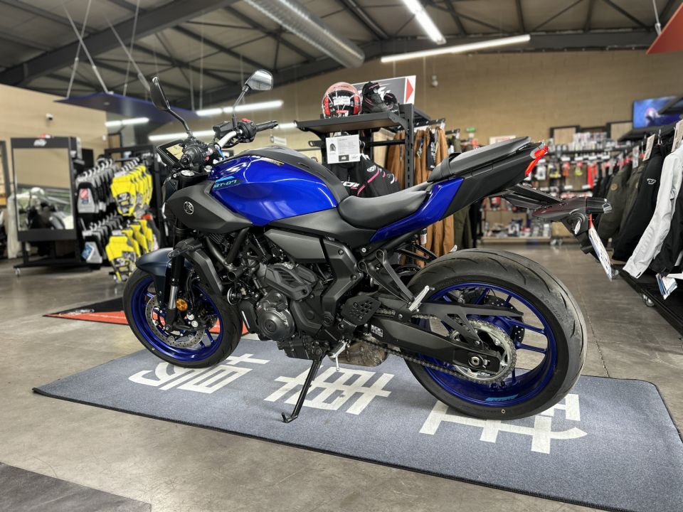 YAMAHA MT-07 Y-AMT 12