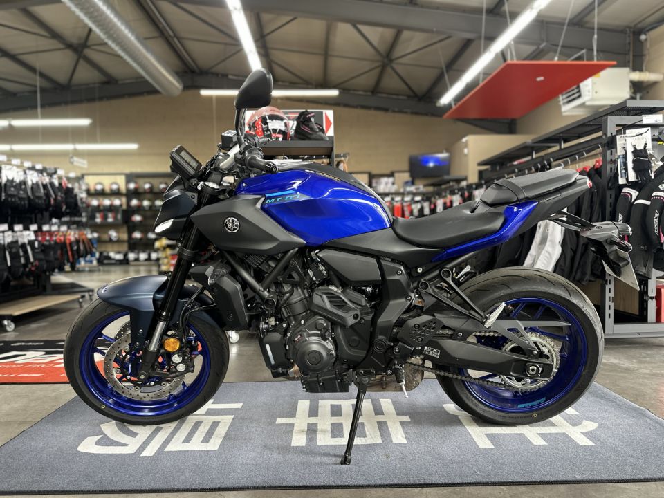YAMAHA MT-07 Y-AMT 8