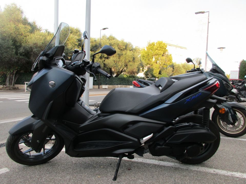 YAMAHA XMAX 125 2