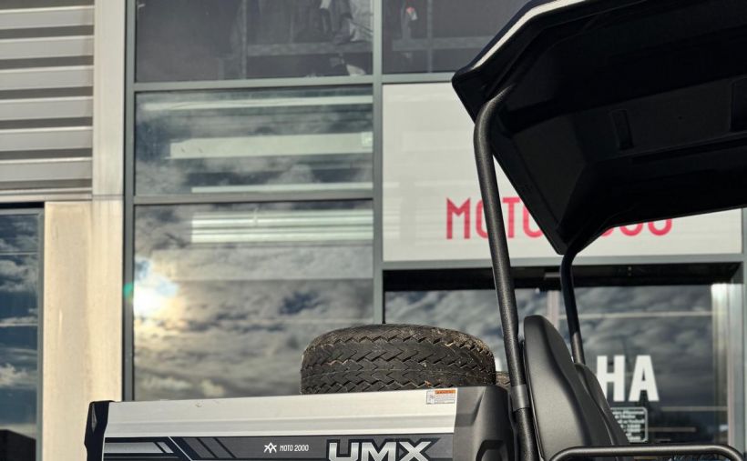 YAMAHA UMX AC 12