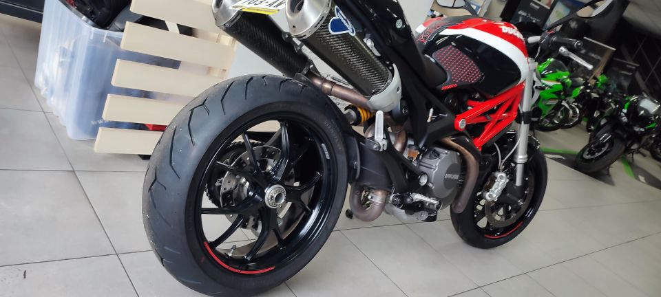 DUCATI 796 MONSTER 36