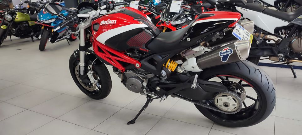 DUCATI 796 MONSTER 27