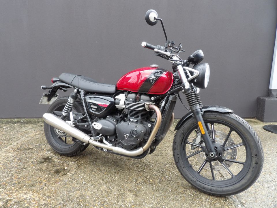 TRIUMPH SPEED TWIN 900 2