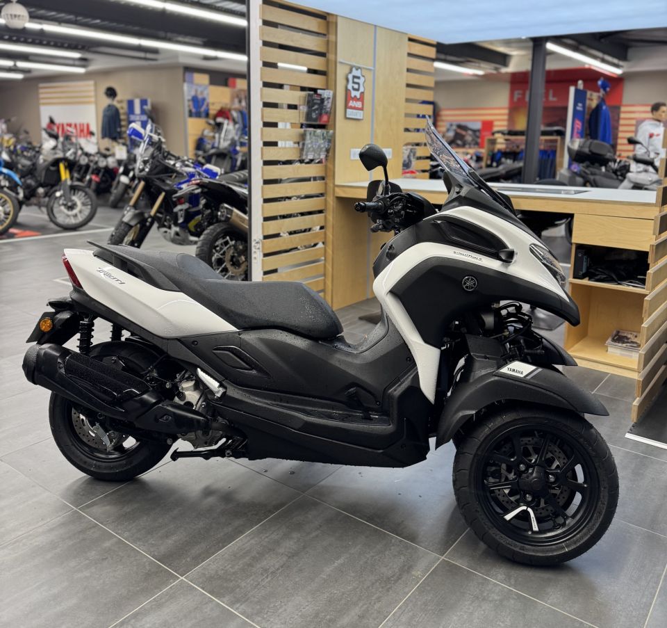 YAMAHA TRICITY 300 4