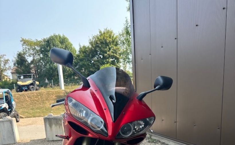 YAMAHA YZF 1000 R1 2