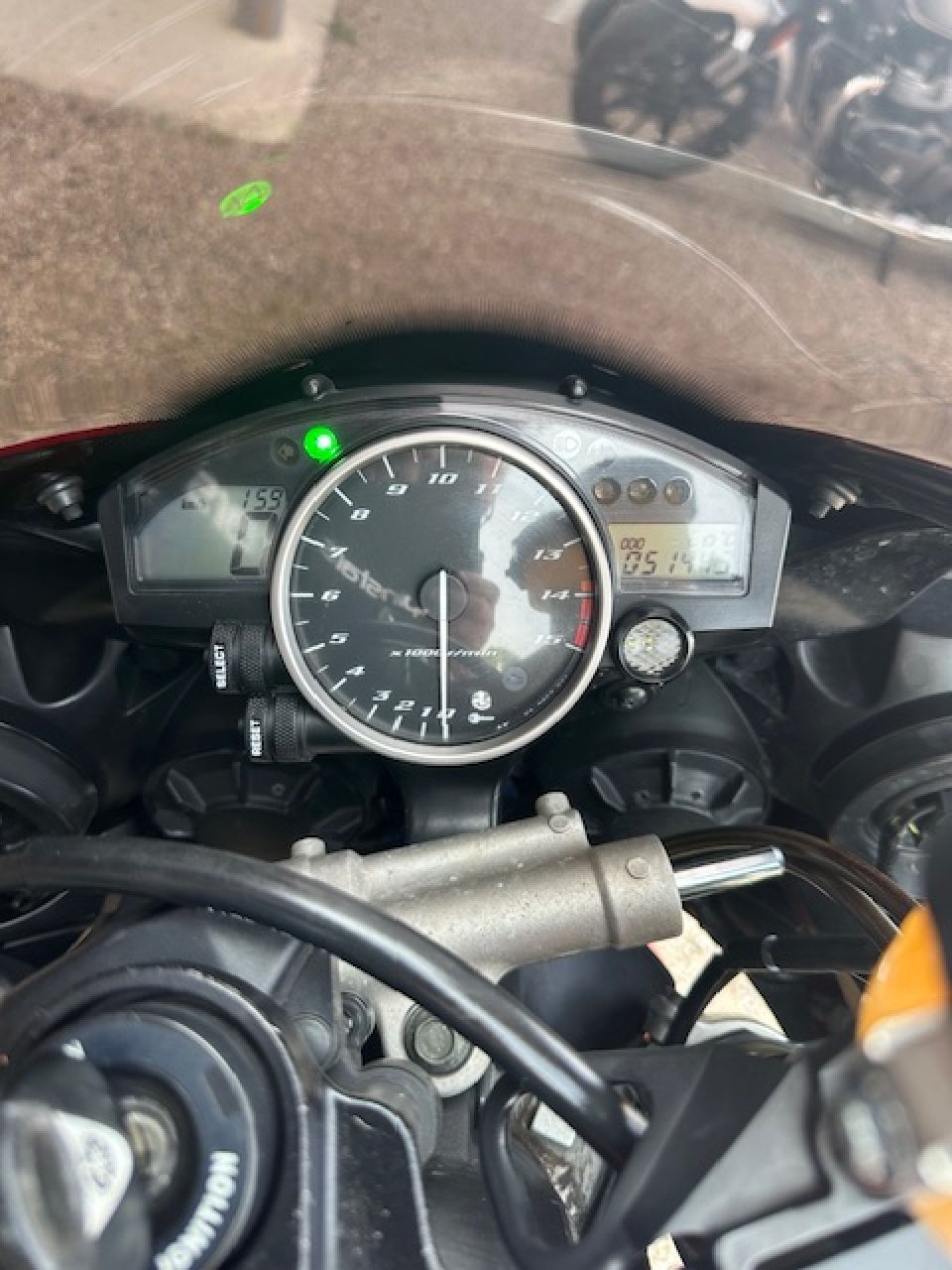 YAMAHA YZF 1000 R1 16