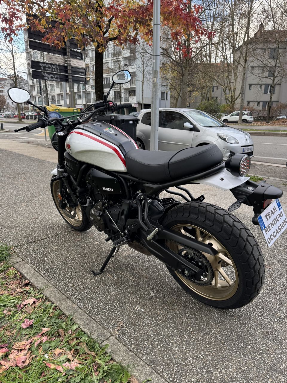 YAMAHA XSR 700 XTRIBUTE 3