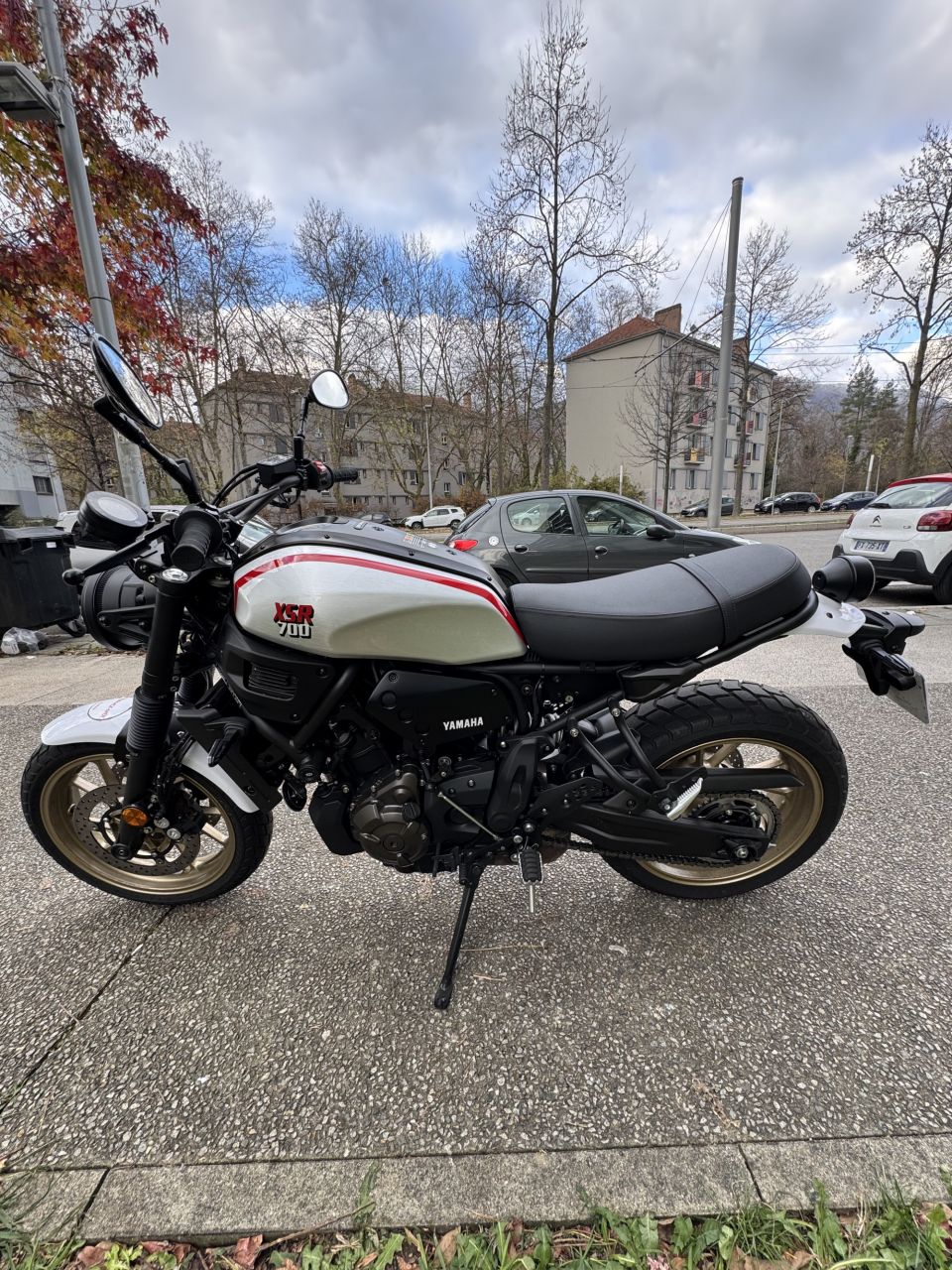 YAMAHA XSR 700 XTRIBUTE 4