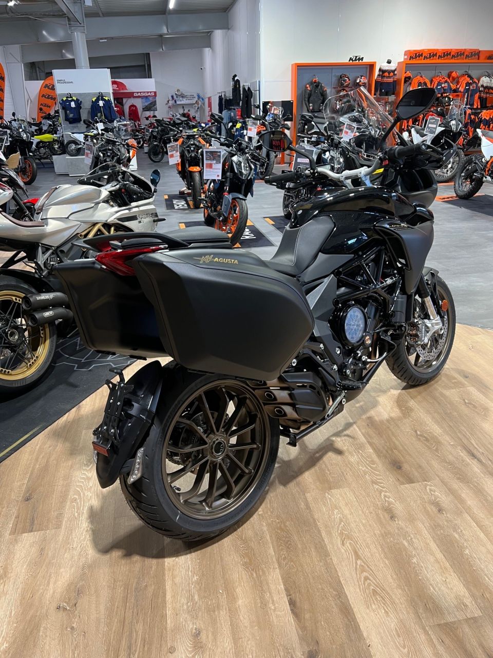 MV AGUSTA TURISMO VELOCE 12