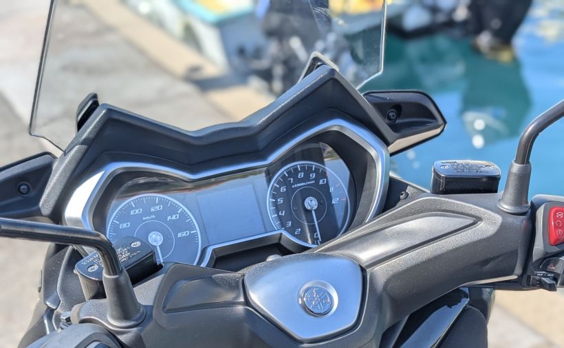YAMAHA X-MAX 125 IRON MAX 8