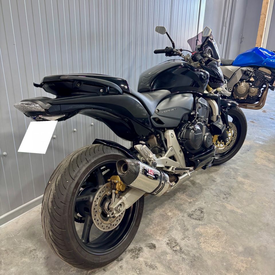 HONDA CB 600 F HORNET 6