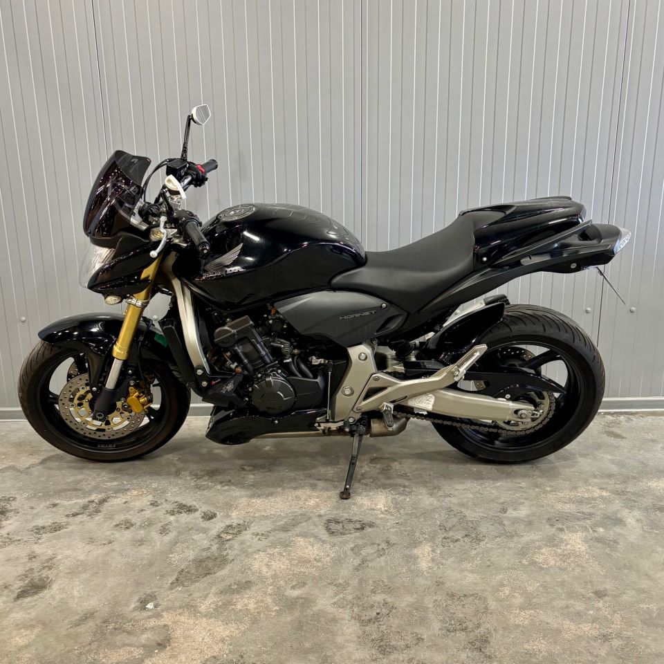 HONDA CB 600 F HORNET 9