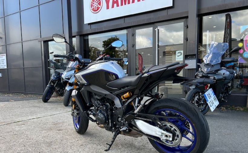 YAMAHA MT-09 SP 1