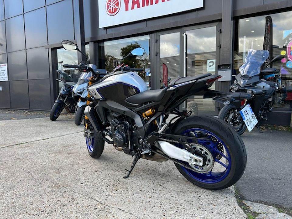 YAMAHA MT-09 SP 1