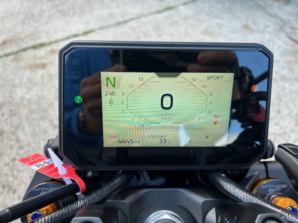 YAMAHA MT-09 SP 4