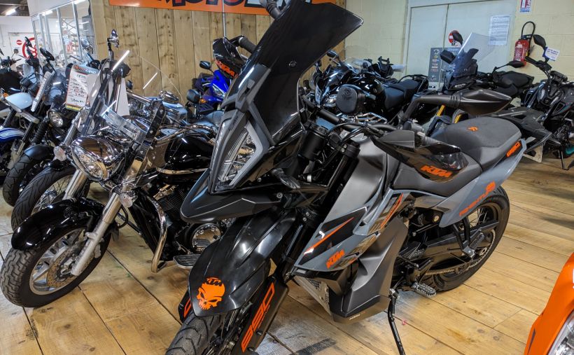 KTM 890 ADVENTURE 9