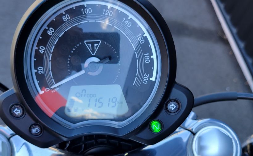 TRIUMPH SPEEDMASTER 1200 5